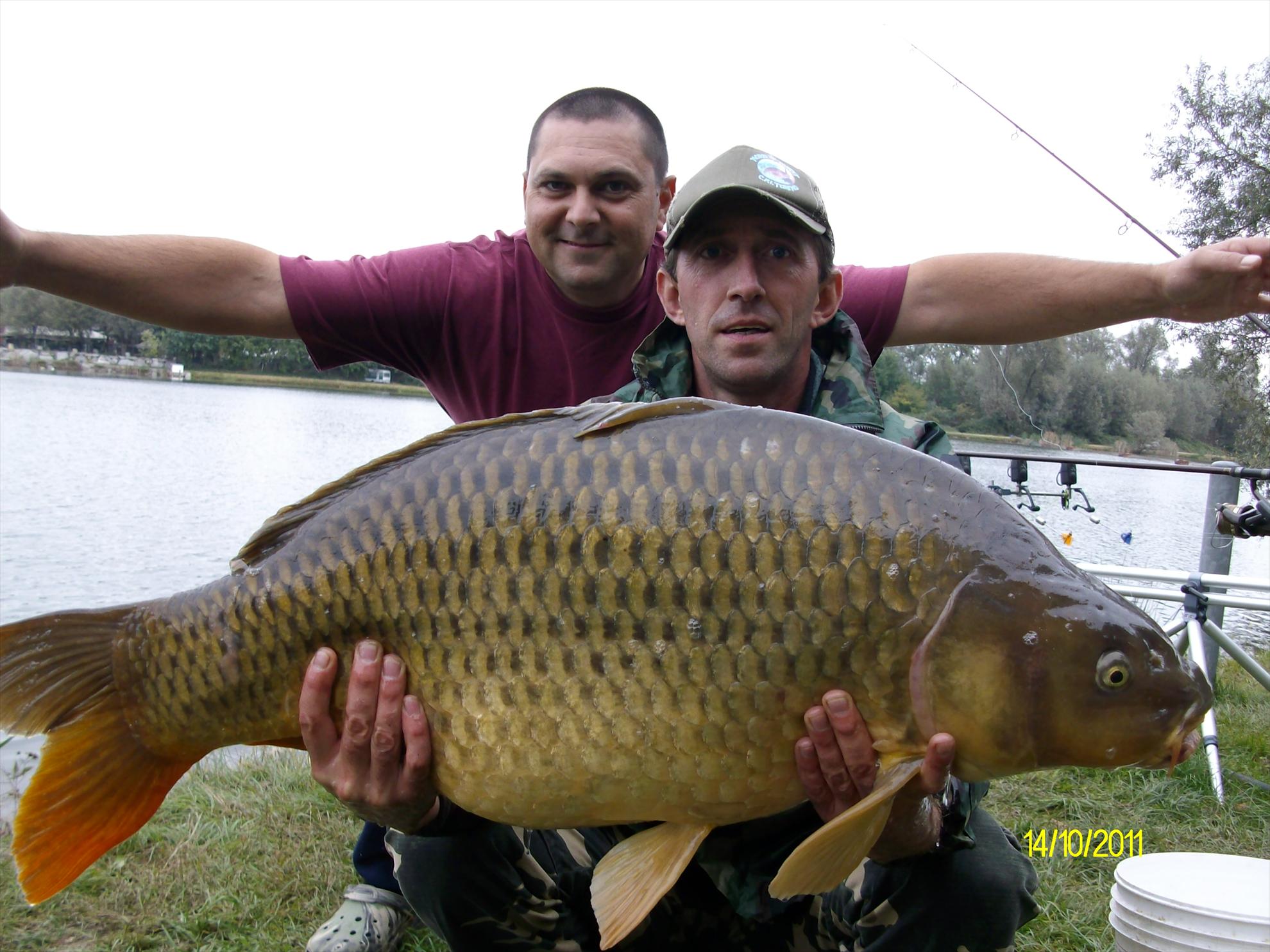 florian tanasa  Partide de pescuit cu prietenii. - alim0469.JPG